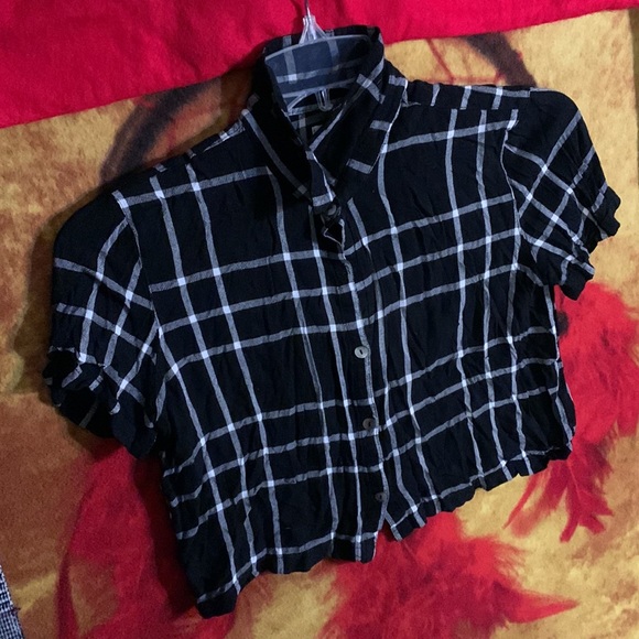 LOTTIE MOSS-girl’s black/white plaid shirt sleeved crop flannel button-up shirt - Picture 4 of 9